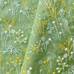 s22-g▼138×50cm▼コットンリネン刺しゅう生地▼花柄 　グリーン