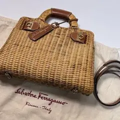 最終値下げ Ferragamo ガンチーニ バッグ ラタン　かご　クランチ SALVATORE FERRAGAMO ガンチーニプレートラタンバッグ ベージュ