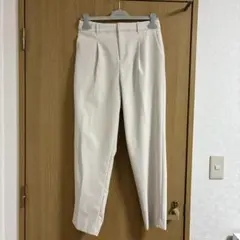 UNIQLO ユニクロ 感動タックパンツ