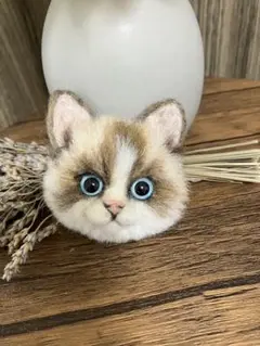 猫の顔ブローチ（羊毛フェルト）