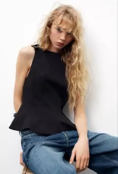【完売品】ZARA ぺプラムリボントップス　Sサイズ