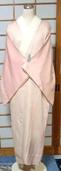 淡いピンク 正絹長襦袢 花柄模様あり