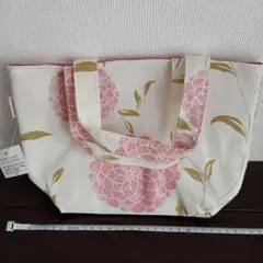 LAURA ASHLEY ローラアシュレイランチ保冷トートバッグ 　7.8.8