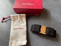 フェラガモ バレッタ ヴァラ