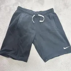 Nike 黒 ショートパンツ Mサイズ