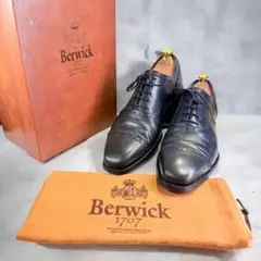 Berwick ストレートチップ〈4408〉革靴（UK7）ダイナイトソール　黒