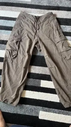 H&M　カーゴパンツ　ストレッチ　カーキグリーンs