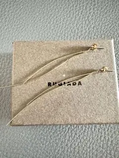 RUGIADA ルジアダ ピアス k10