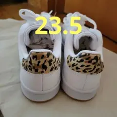 adidasスニーカー　23.5