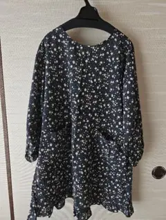 ネイビー花柄エプロン ポケット付き