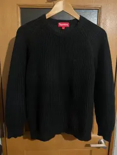 Supreme ニット ブラック ワンポイントロゴ 着丈56cm ＊ほつれあり