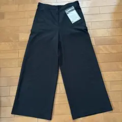 ピノーレ 黒のワイドパンツ