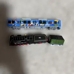 トミカ アニメキャラクター付き機関車セット