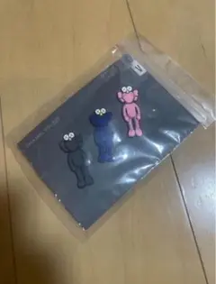 海外限定　ビクトリア国立美術館 NGV x KAWS カウズ　NIGO