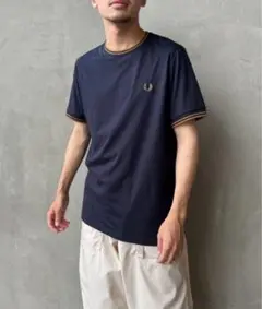 FRED PERRY ツインティップラインワンポイント刺繍ロゴTシャツ