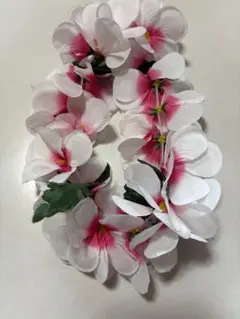ホワイトとピンクのハワイアンレイ♡