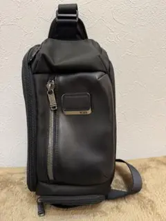 【luvさま専用TUMI『ケリー』スリング ボディバッグ オールレザー仕様 TUMI『ケリー』スリング ボディバッグ レザー仕様