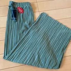 ランダムプリーツムジワイドパンツ　淡緑　Lサイズ
