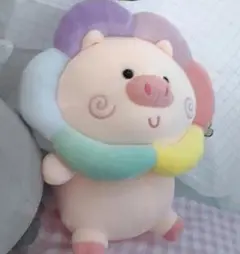 ライオンのたてがみを持つ豚のぬいぐるみ