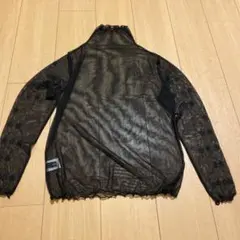 黒ブラウス