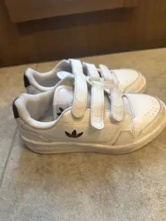 adidas 19cm 白スニーカー キッズ
