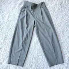 美品 ヒアマイネーム グレー タックパンツ スラックスパンツ 3079