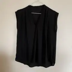 シースルー黒Vネックノースリーブシャツ