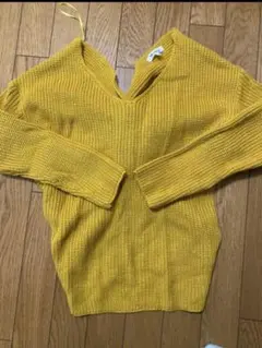 ギャレリー　バックツイスト変形ニット