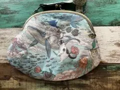 おとぎの国の猫と仲間たち　ハンドメイド　ガマ口ショルダーバッグ　インド刺繍リボン