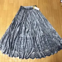 光沢のあるグレー フレアスカート新品
