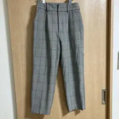 ソフィラ テーパードパンツ