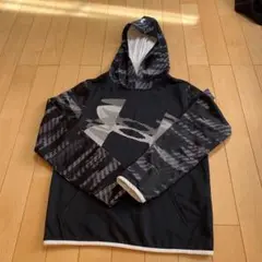週末値下げ‼️パーカー アンダーアーマー 150