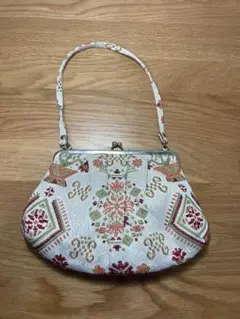 刺繍ハンドバッグ