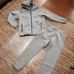 UNIQLOウルトラストレッチドライスウェットフルジップパーカ&パンツ