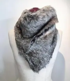 新品タグ付き YuumiARIA FAUX FUR STOLE