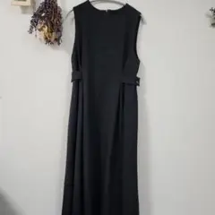 ブラックノースリーブロングワンピース