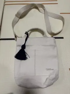 TACHI-NU 新品未使用ショルダーバッグ　オフホワイト ハンドバッグ