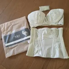 【美品】ブライダルインナー　SQRE D70