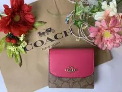 COACH コーチ ベージュ ビビッドピンク カバー 三つ折り財布