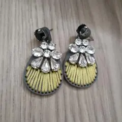 お花柄ピアス