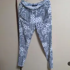 Belinda スキニーパンツ Sサイズ