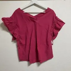 濃いピンク　シャツ　薄手　夏　ポリエステル100%