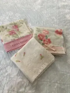 LAURA ASHLEY 花柄ハンカチ 3枚セット