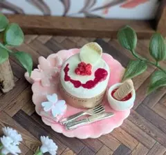 ミニチュアスイーツ＊苺ソースのケーキ＆プレートセット（全て固定済み）