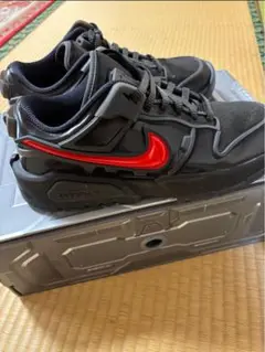 RTFKT × Nike Dunk ブラック/レッド スニーカー