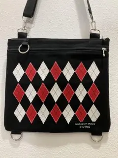 SALE！GlyPhSロカビリー wht×レッドダイヤパネルポケットサコッシュ