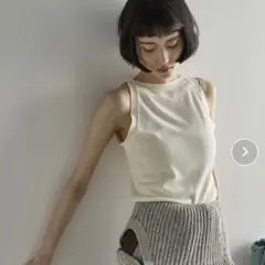 THE YON アイボリー タンクトップ