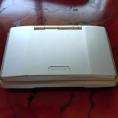 【故障品】Nintendo DS シルバー 本体＋充電器