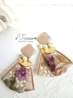 No.a25♡シェルx刺繍リボンタッセルピアス・イヤリング ハンドメイド