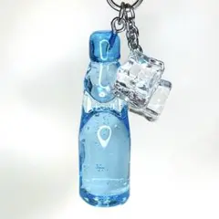 18シュワシュワラムネと氷のキーホルダー